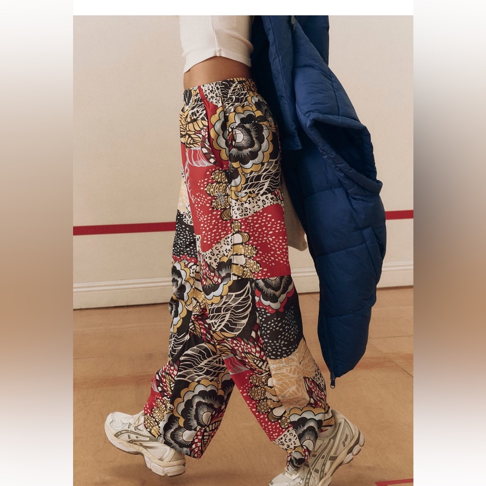 Printed Casual Elastic-Waist Pants - Red Multi - Picture 3 of 7